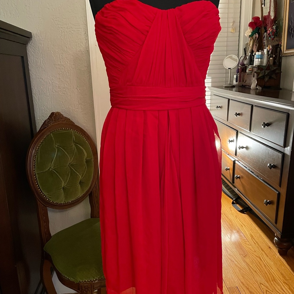 Red Badgley Mischka off the shoulder sweet heart mini dress. Size US wom…